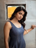 sai-dhanshika-wearing-jeans-material-long-dress-images