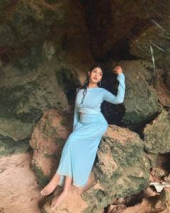 drishya-raghunath-beach-outfit-photos-012