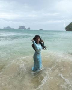 drishya-raghunath-beach-outfit-photos-013
