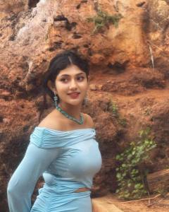 drishya-raghunath-beach-outfit-photos-014
