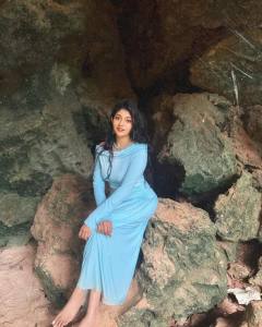 drishya-raghunath-beach-outfit-photos-016