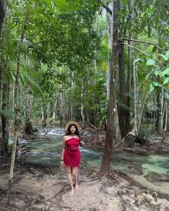drishya-raghunath-in-maroon-beach-dress-photos-001