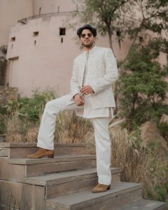 dulquer-salmaan-in-white-outfit-photos-004