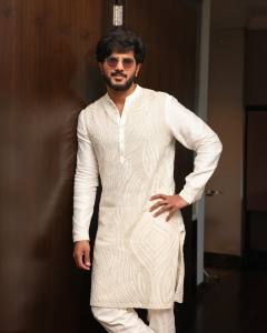 dulquer-salmaan-in-white-outfit-photos