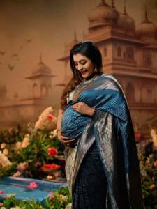 durga-krishna-in-saree-pregnancy-photoshoot-001