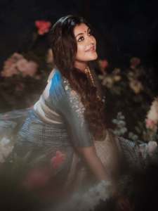 durga-krishna-in-saree-pregnancy-photoshoot-002