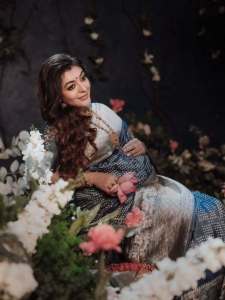 durga-krishna-in-saree-pregnancy-photoshoot-004