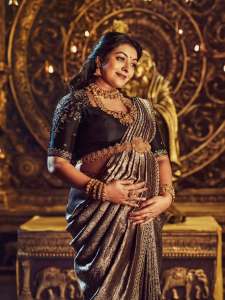durga-krishna-pregnancy-time-photoshoot-photos-006