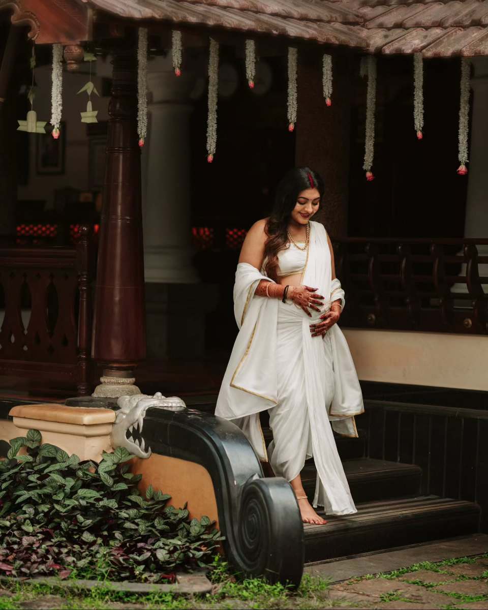 durga-krishna-pregnancy-time-photoshoot-photos-018