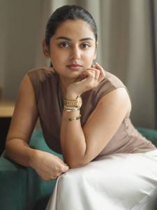 1_esther-anil-latest-photos-007