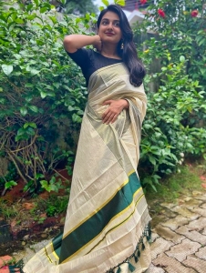 Actress-esther-anil-new-photo-shoot-in-kerala-saree-004