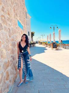 actress-esther-anil-in-black-swimsuit-images-hd-003