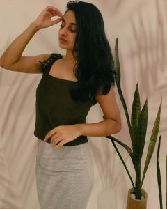 actress-esther-anil-new-photos-032-004