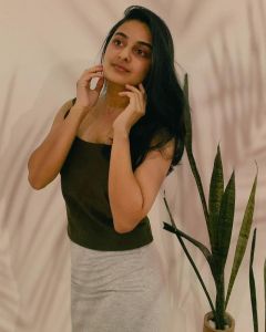 actress-esther-anil-new-photos-032-005