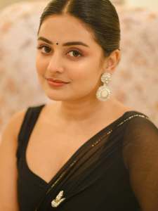 esther-anil-drishyam-look-latest-photos-015