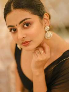 esther-anil-drishyam-look-latest-photos-020