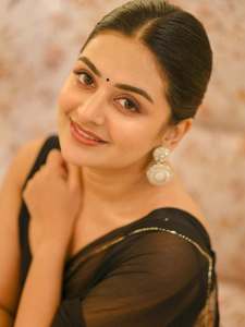 esther-anil-drishyam-look-latest-photos-021