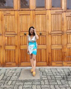 esther-anil-glamour-look-photos-001