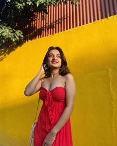 esther-anil-glamour-look-photos-003