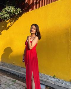 esther-anil-glamour-look-photos-005