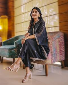 esther-anil-in-black-top-photos-hd-new-003