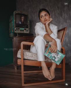 esther-anil-in-co-order-set-dress-photos-001