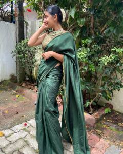 esther-anil-in-green-colour-saree-001