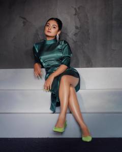 esther-anil-in-green-gown-picture-new-003