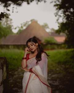 esther-anil-in-kerala-saree-with-simple-blouse-style-ideas-photos-005