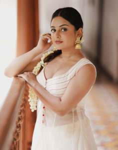 esther-anil-in-latest-trending-outfit-and-makeup-for-function-photos