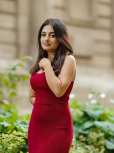 esther-anil-in-maroon-skin-fit-sleeveless-gown-photos
