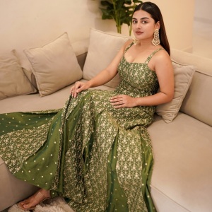 esther-anil-in-party-wear-outfit-latest-ideas-photos-001
