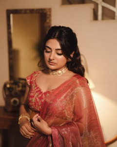 esther-anil-in-party-wear-outfit-latest-ideas-photos-007
