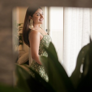 esther-anil-in-party-wear-outfit-latest-ideas-photos
