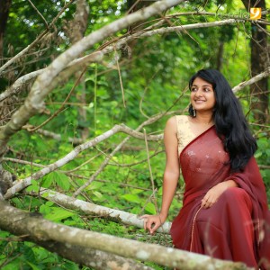 esther-anil-in-saree-latest-photos-284