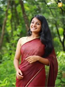 esther-anil-in-saree-latest-photos79
