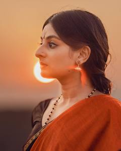 esther-anil-in-saree-photos-latest-images-006