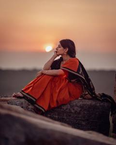 esther-anil-in-saree-photos-latest-images-009