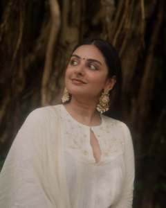 esther-anil-in-white-anarkali-churidar-party-wear-outfit-ideas-pics-003