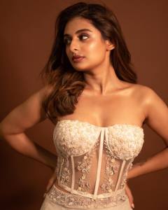 esther-anil-latest-fashion-photoshoot-photos-004