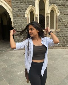esther-anil-latest-image-without-makeup