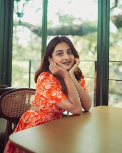 esther-anil-latest-photo-shoopt-images-0132-005