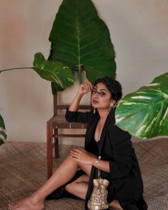esther-anil-latest-photoshoot-in-black-dress-2021-003