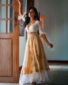 esther-anil-latest-photoshoot-pics-043-002