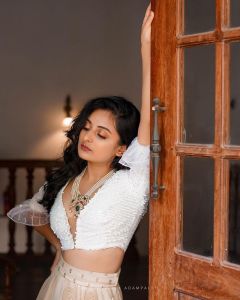 esther-anil-latest-photoshoot-pics-043