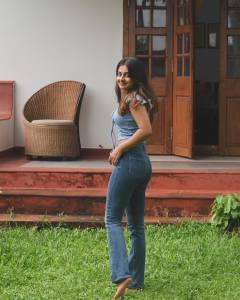 esther-anil-latest-pictures-003