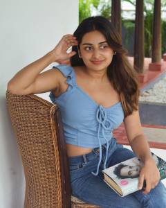esther-anil-latest-pictures-004
