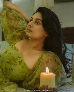 esther-anil-new-photo-shoot-in-green-frock-007