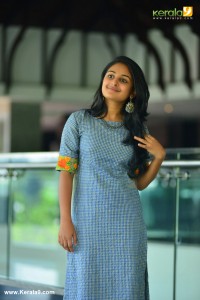 esther-anil-new-photos-00788