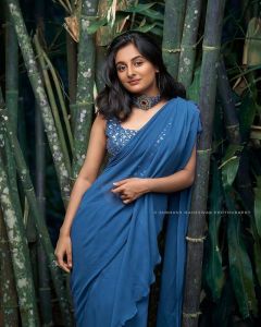 esther-anil-new-photos-in-blue-saree-002